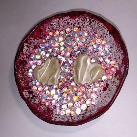 Faux silk heart earrings - Picture 4 of 4